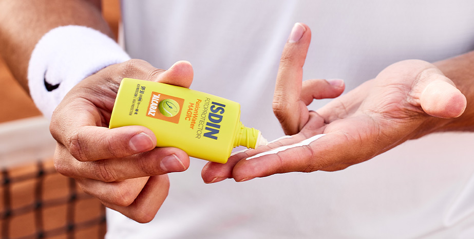 ضد آفتاب آبرسان ایزدین مدل مجیک آلکاراز SPF50
