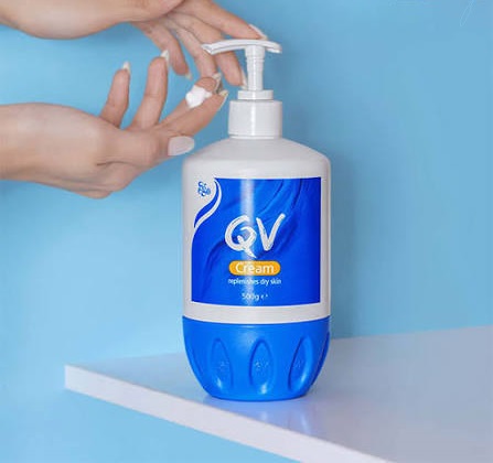 کرم مرطوب کننده و آبرسان کیو وی (QV) مدل پمپی حجم 500 گرم